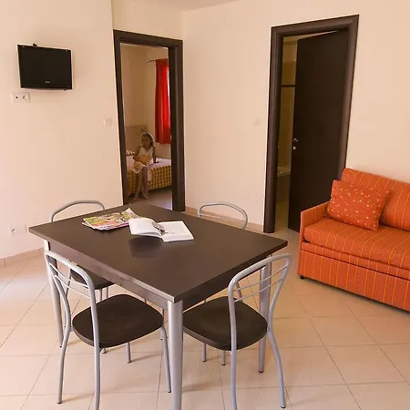 Apartment Les Terrasses De Lozari.1